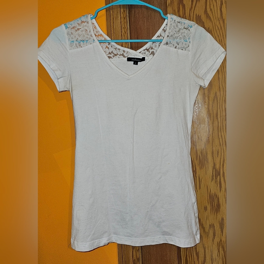 AMBIANCE white short sleeve with lace